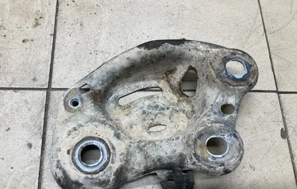Volvo V70 Bracket in trunk/boot 