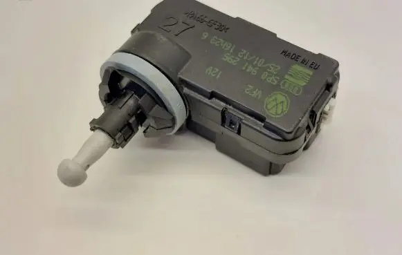 Seat Leon (1P) Headlight level adjustment motor 5P0941295