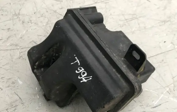 Vacuum air tank