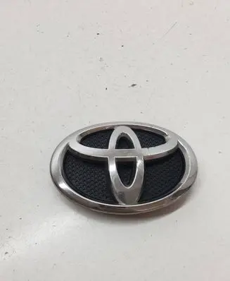 Toyota Avensis T250 Manufacturer badge logo/emblem 7530105010