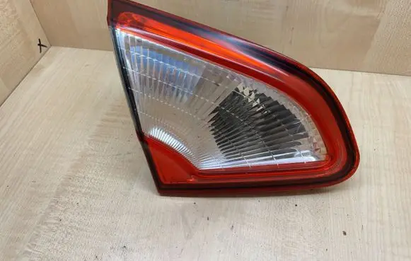 Nissan Qashqai Tailgate rear/tail lights 89503189 B26555BR01A