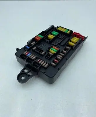 BMW 1 F20 F21 Fuse module 19561000001 9389070