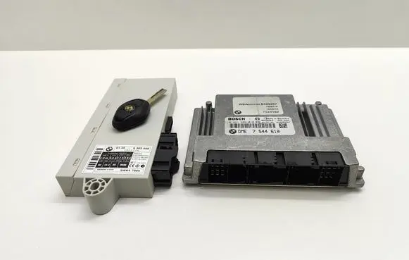 BMW 5 E60 E61 Engine ECU kit and lock set 7544610 0261209010 DME7544610