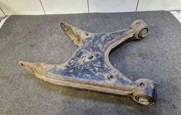 BMW 7 E38 Rear upper control arm/wishbone 33321090031