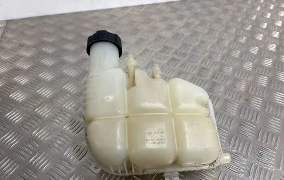 BMW 2 F46 Coolant expansion tank/reservoir 7617362 20666610