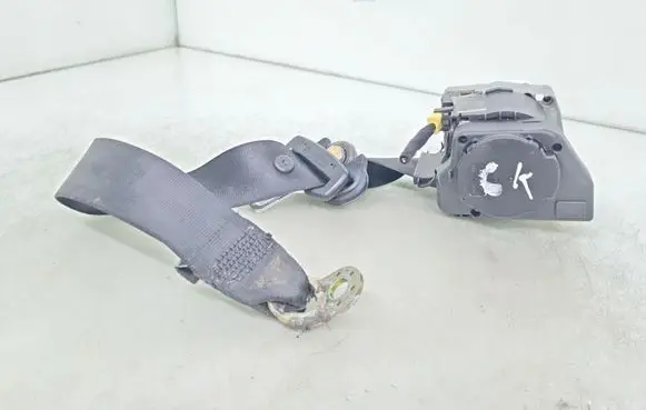 Audi A3 S3 8L Rear seatbelt 8L3857805