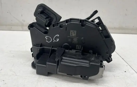 Skoda Kamiq Rear door lock 5TA839016P