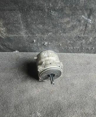 Volkswagen Touareg I Oil filter cover 