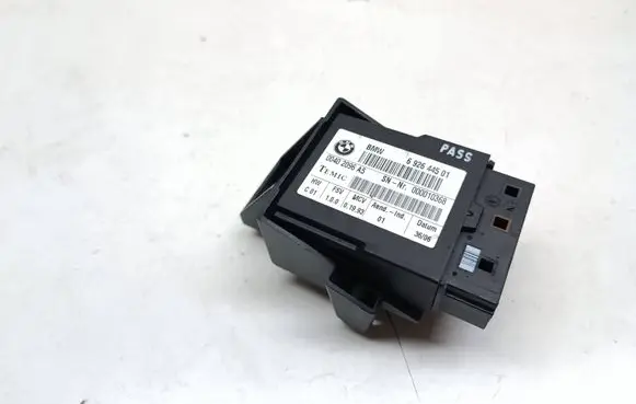 BMW 5 E60 E61 Seat heating relay 6926445