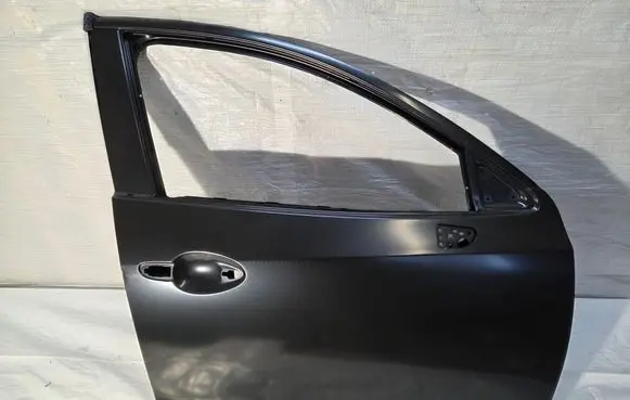 Mazda 2 Front door D0Y05802XF