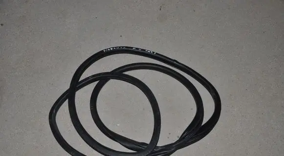 Dodge Durango Front door rubber seal