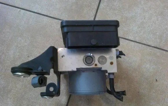 Land Rover Discovery Sport ABS Pump KJ32-2C405-AB