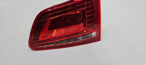 Volkswagen Touareg II Tailgate rear/tail lights 7P6945308
