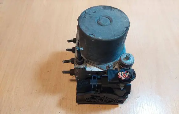 Toyota Corolla Verso E121 ABS Pump 0265800394 58907H0343