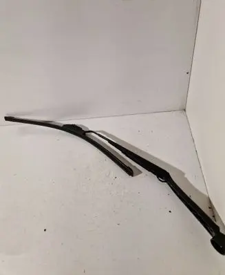 Toyota Hilux (AN120, AN130) Front wiper blade arm 8665