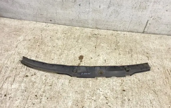 Audi A6 S6 C4 4A Windshield trim 4a1819417