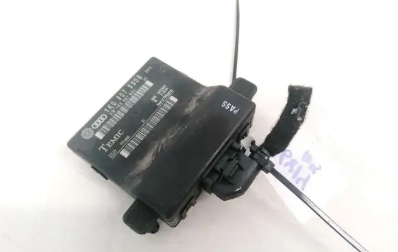 Audi A3 S3 8P Door control unit/module 1K0907530B 1K0907951