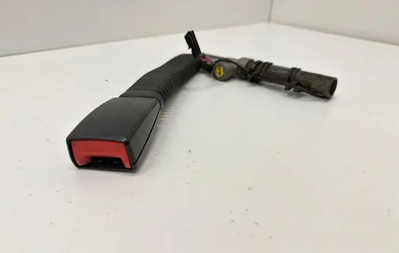 BMW 5 E60 E61 Front seatbelt buckle 561272102K 5062007
