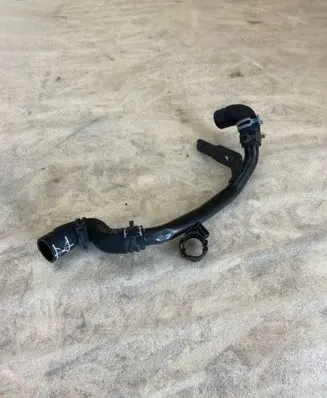 Engine coolant pipe/hose