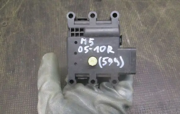 Mazda 5 A/C air flow flap actuator/motor 