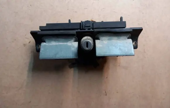 Audi A6 S6 C5 4B Tailgate/trunk/boot exterior handle 4B0827565H 8D9827565H