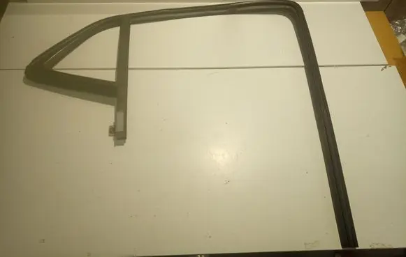 Opel Mokka Rubber seal rear door window/glass 