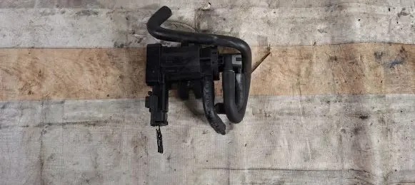 Ford Fiesta Turbo solenoid valve 9674084680 1138308