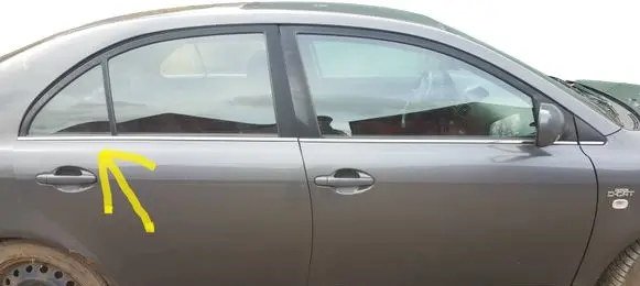 Toyota Avensis T250 Rear vent window glass AS2 REARRIGHT