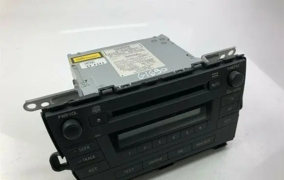 Toyota Prius (XW30) Radio/CD/DVD/GPS head unit 8612047340 G1690
