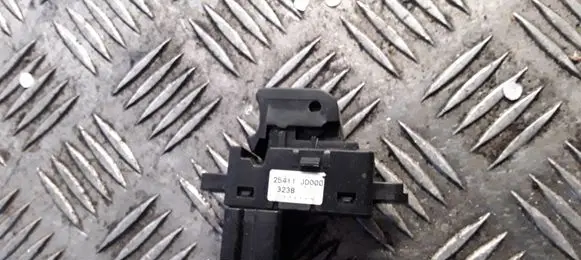 Nissan Qashqai Electric window control switch 25411JD000
