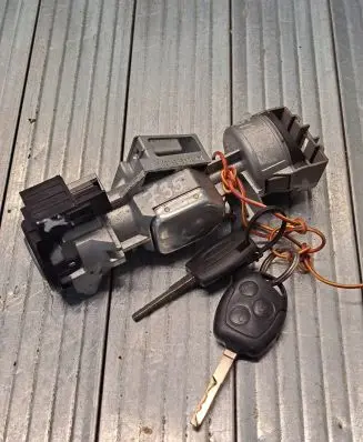 Ford Focus C-MAX Ignition lock 3M513F880AC