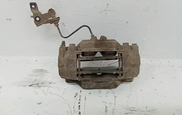 Toyota Hilux (AN120, AN130) Front brake caliper