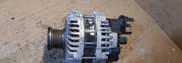 Renault Clio V Generator/alternator 231009933R