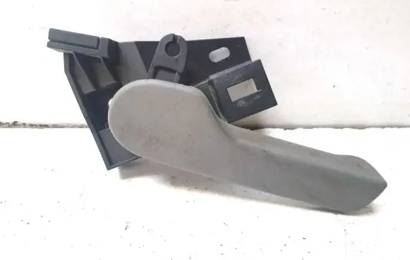 Volkswagen Jetta V Engine bonnet (hood) release handle