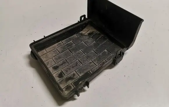 Fuse box cover