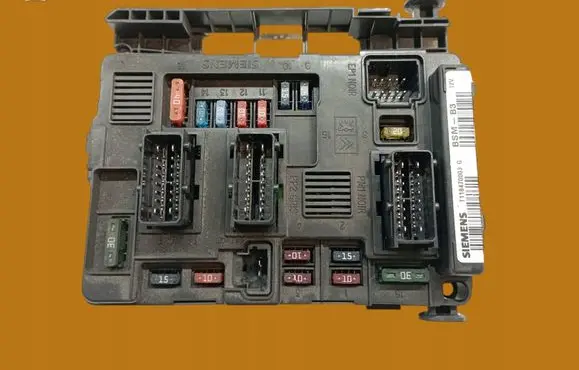 Citroen Xsara Picasso BSM Control unit 9643498880