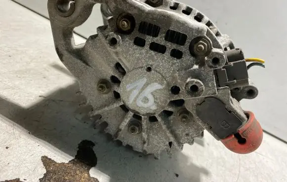 Nissan Almera N16 Generator/alternator