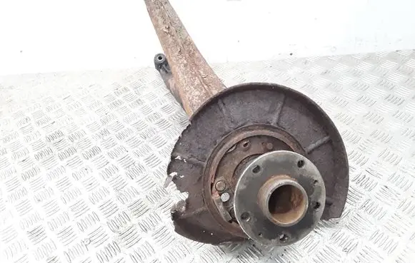 Maserati 228 Rear wheel hub spindle/knuckle 