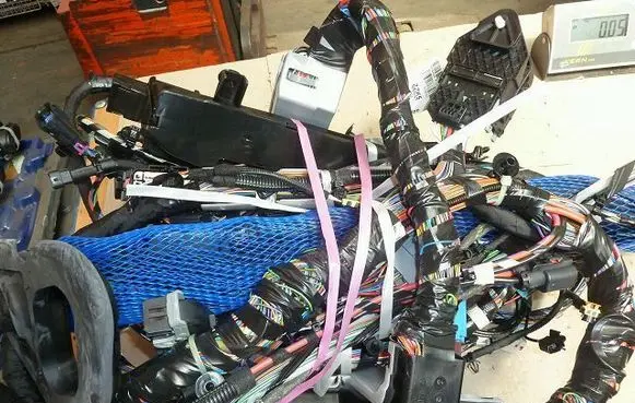 Opel Zafira C Wiring harness 39032658