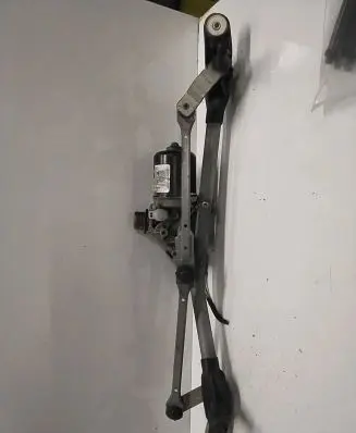 Renault Megane III Front wiper linkage and motor W000007226