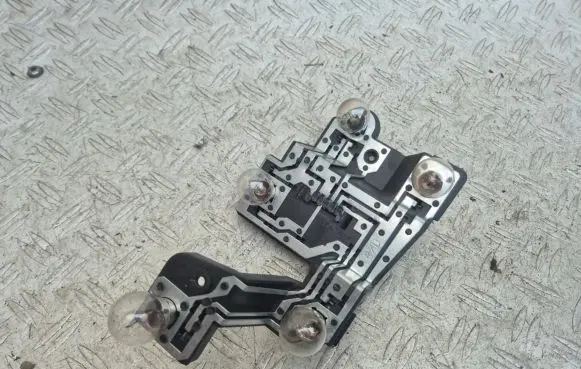 Audi TT Mk1 Tail light bulb cover holder 89100110