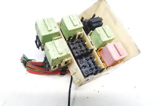 BMW 7 E38 Fuse box set 6113 8352077-109110