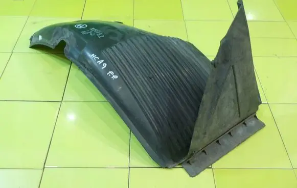 Hyundai i30 Front arch PRZOD XP182