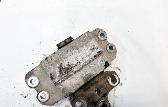 Skoda Octavia Mk2 (1Z) Engine mount bracket 1K0199555