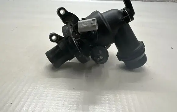 Mercedes-Benz C W205 Electric car engine cooling hoses/pipes A0009056102 18T017 NT0001