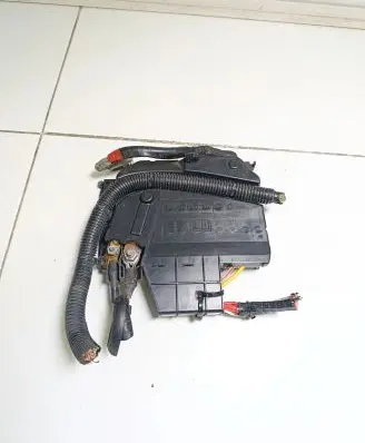 Ford Focus Battery relay fuse AV6T14A067BC 18023 19041
