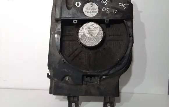 BMW 7 E65 E66 Subwoofer speaker 6915283 6494121 4910430685