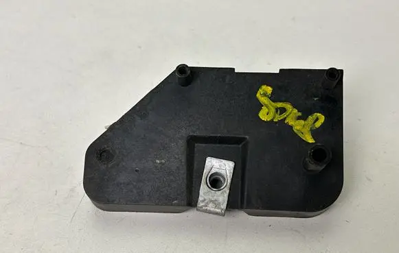 Ford Mustang V Front bumper mounting bracket DR338C391AD