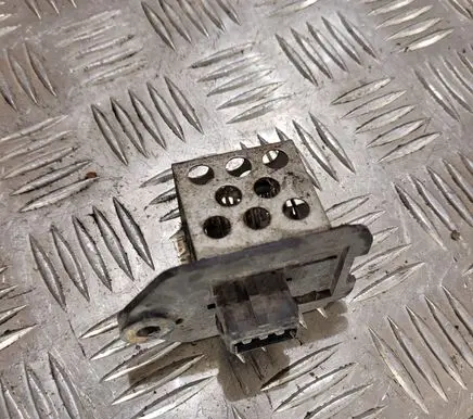 Peugeot 307 Coolant fan relay 
