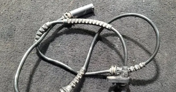 BMW 5 F10 F11 Front ABS sensor wiring 0660381